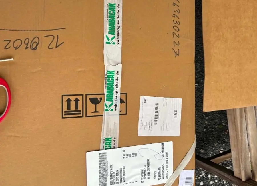 Sicher verpackte VW Originalteile Sendung
