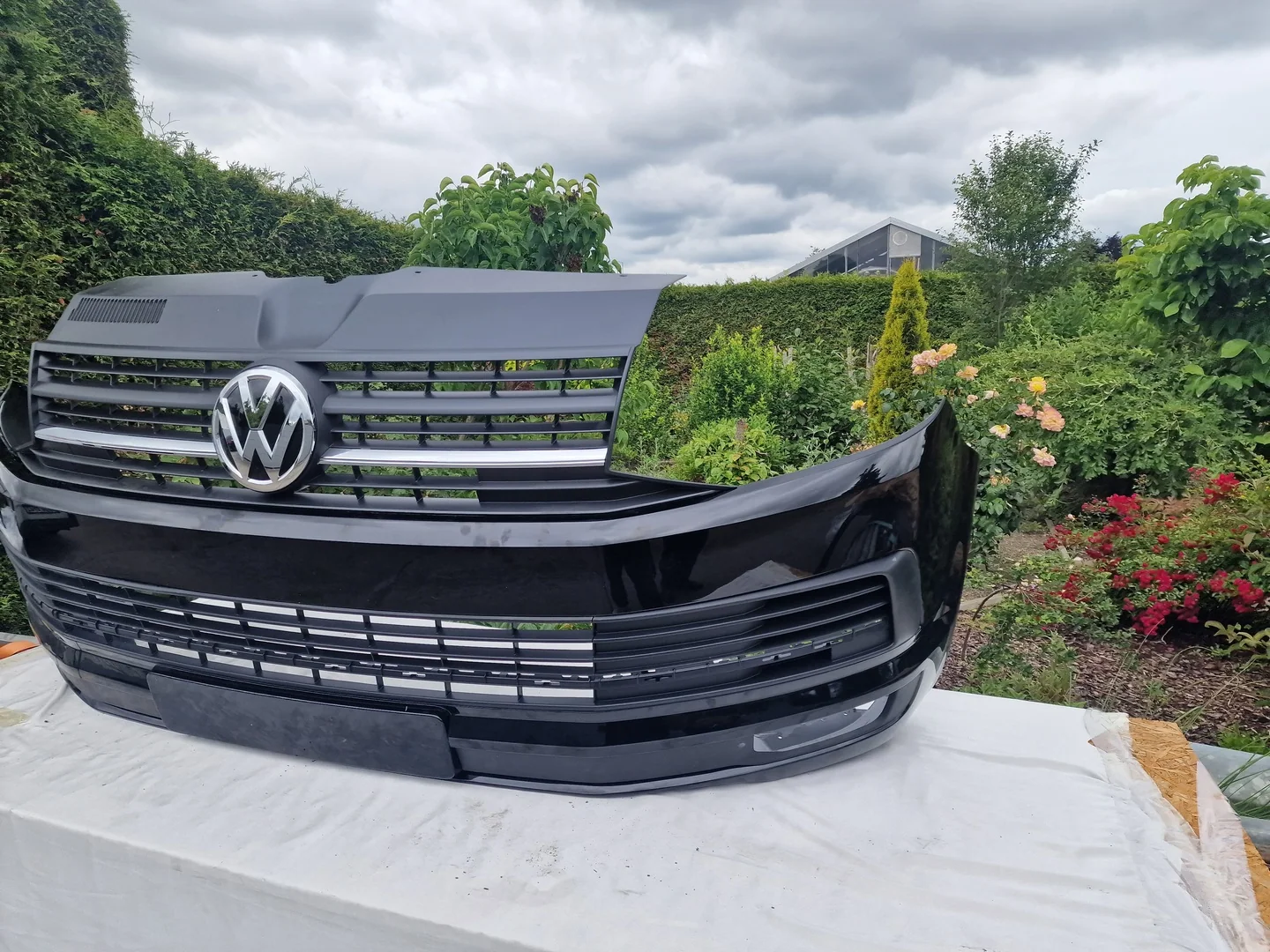 VwBus T6 Multivan Stoßstange Stoßfänger Vorne komplett LC9X und LC9Z, Originalaufnahme 3 für T6