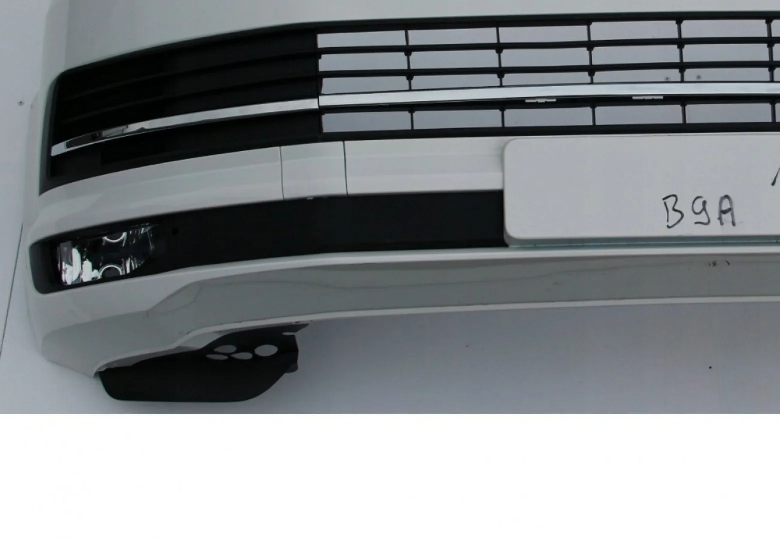 VW Bus T6 Multivan Stoßstange Stoßfänger BUMPER KOMPLETT LB9A Candyweiß