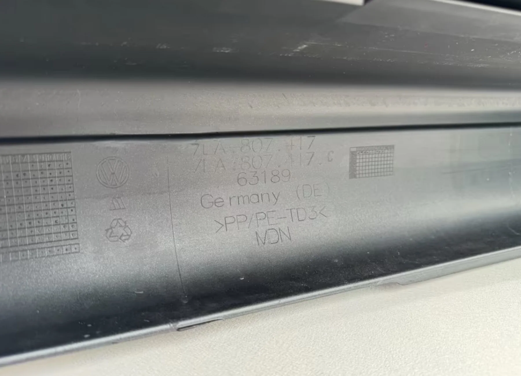 VW T6 T6.1 Heckstoßstange Flügeltür mit PDC – Farbwahl möglich – Original Stoßfänger hinten, Originalaufnahme 2 für T6.1