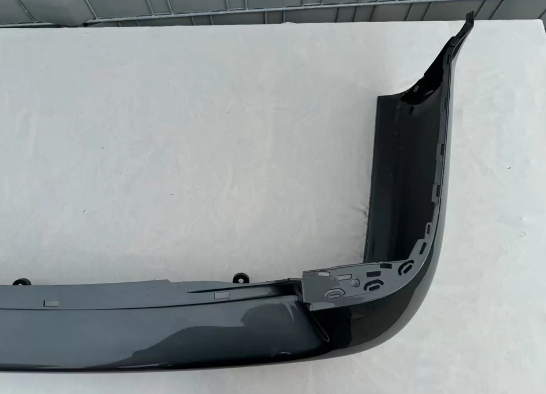 VW T6 T6.1 Heckstoßstange Flügeltür mit PDC – Farbwahl möglich – Original Stoßfänger hinten, Originalaufnahme 6 für T6.1