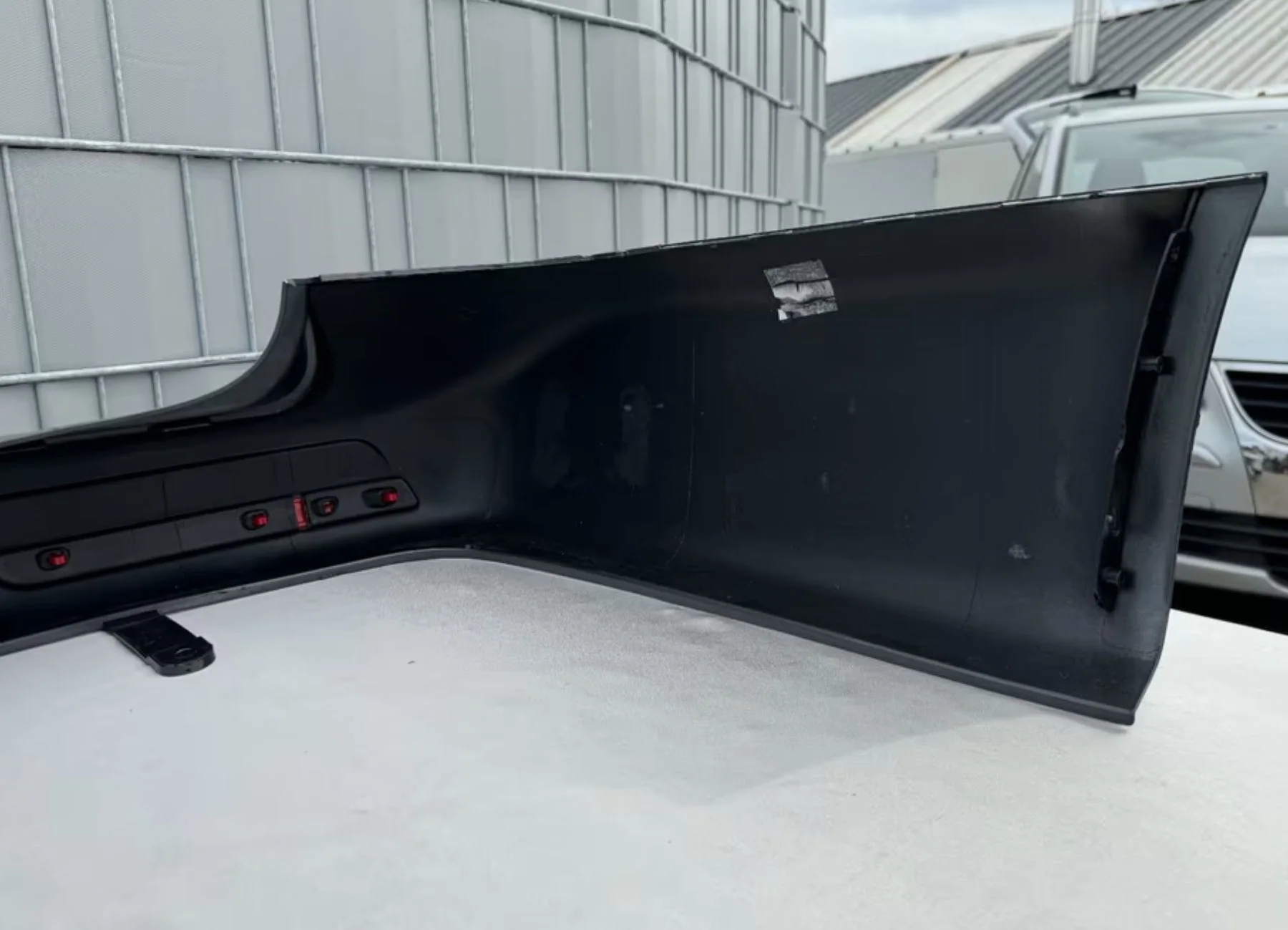 VW T6 T6.1 Heckstoßstange Flügeltür mit PDC – Farbwahl möglich – Original Stoßfänger hinten, Originalaufnahme 9 für T6.1