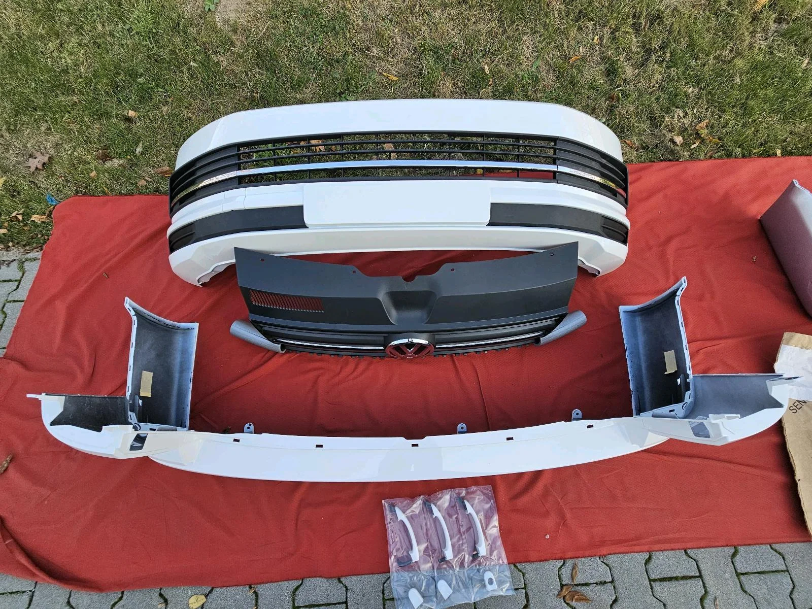 VW Bus T6 Multivan Karosserie & Exterieur Teile SET – Original & Neu, Originalaufnahme 11 für T6