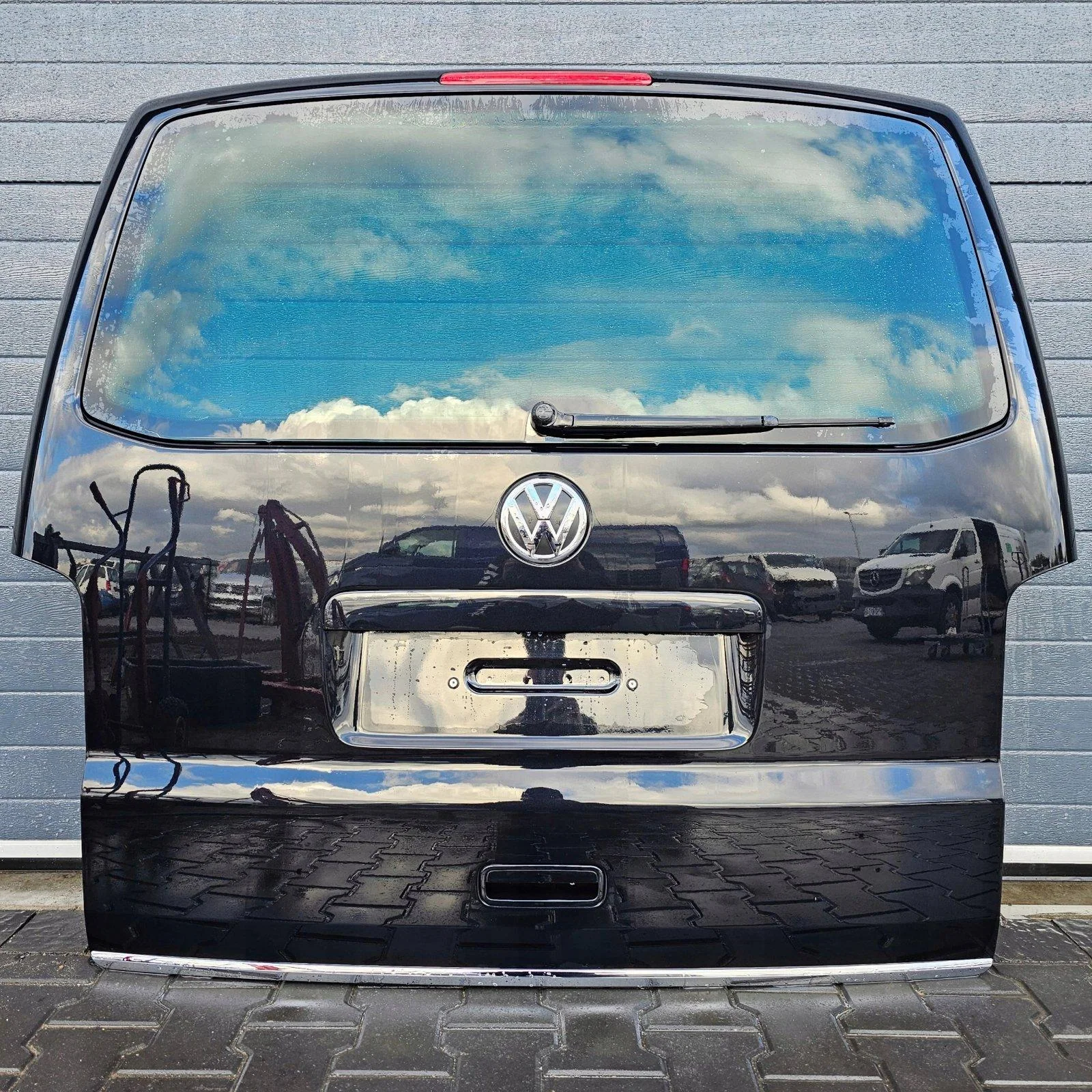 VW T5.2 Multivan Heckklappe Original LC9X Deep Black 2010–2015, Originalaufnahme 2 für T5.2