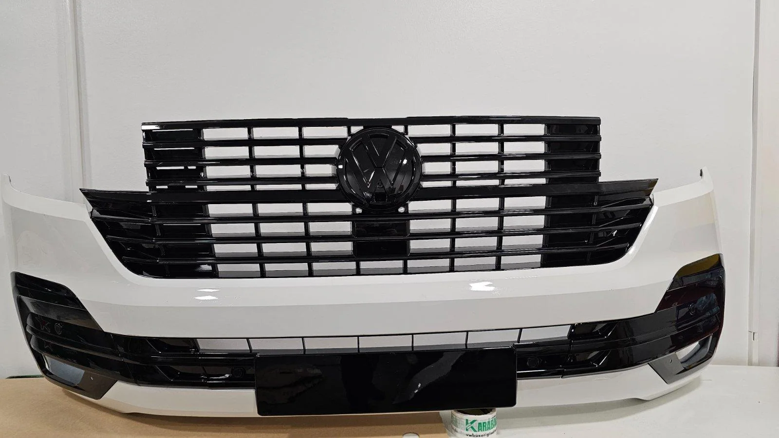 VW T6.1 Frontstoßstange Set Weiß mit Piano Schwarz Grill Original, Originalaufnahme 11 für T6.1