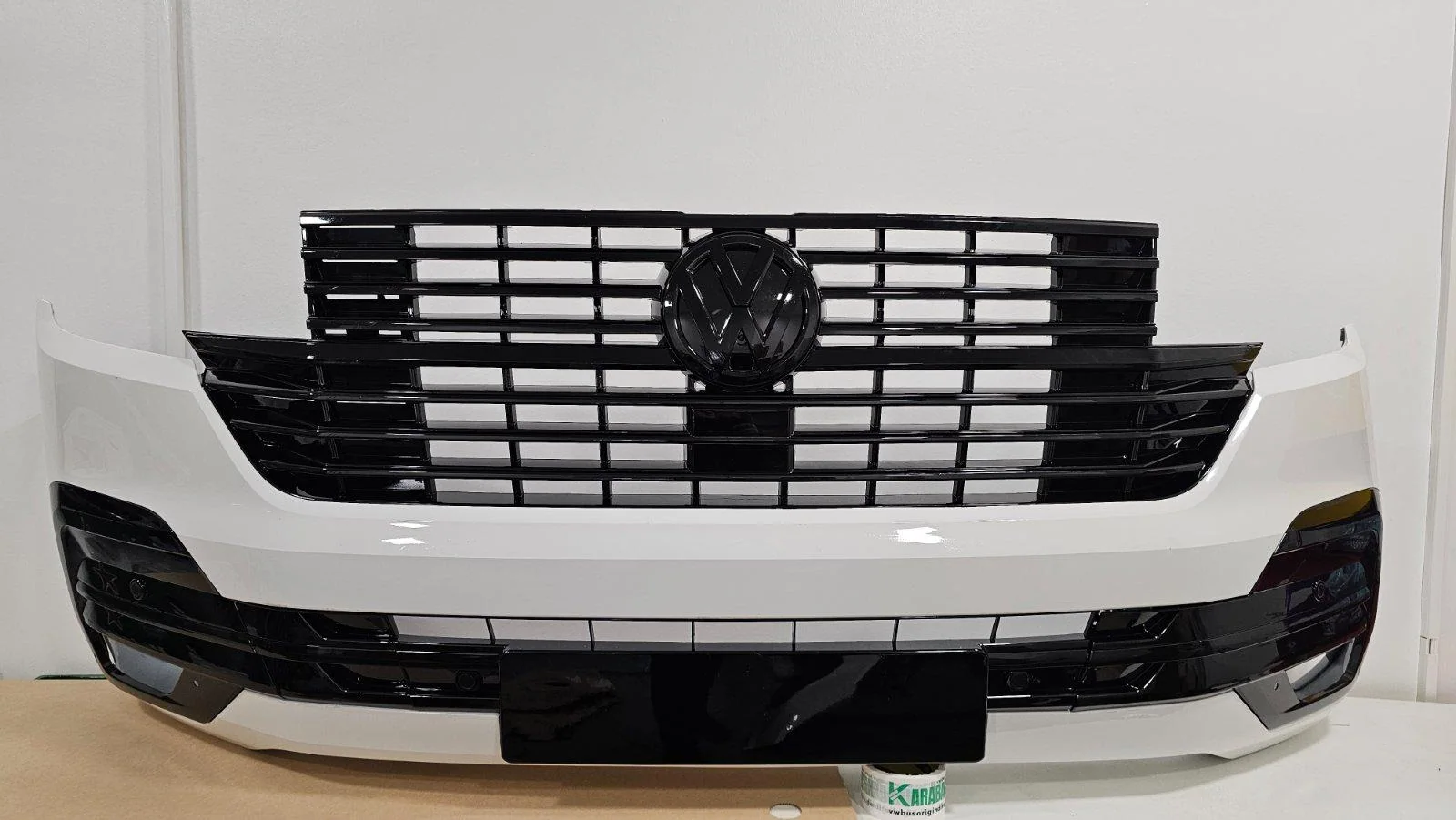 VW T6.1 Frontstoßstange Set Weiß mit Piano Schwarz Grill Original, Originalaufnahme 7 für T6.1