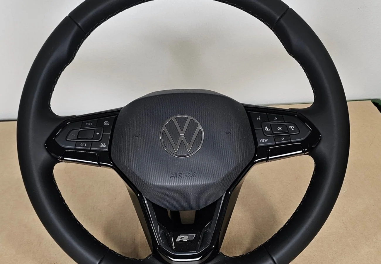 VW T6 T6.1 Leder Lenkrad Schwarzes Logo Black Edition NEU