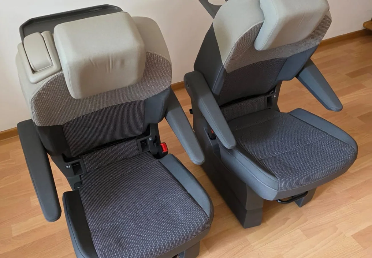 Original VW T7 Einzelsitz Stoff mit Armlehnen ohne Sicherheitsgurt