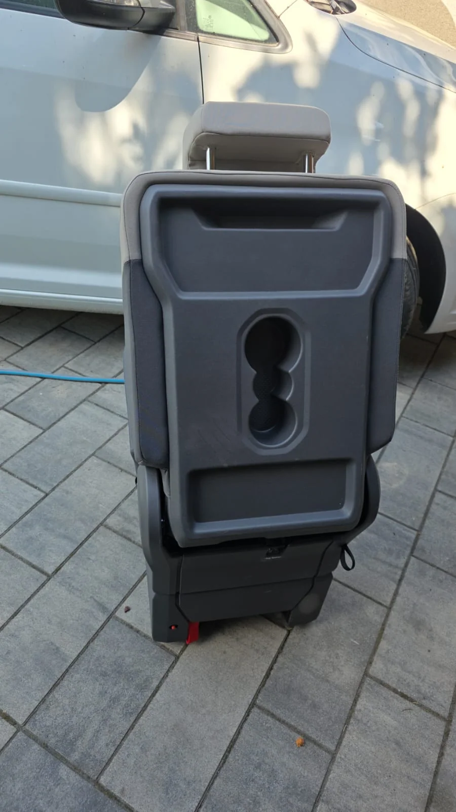 Original VW T7 Einzelsitz Stoff mit Sicherheitsgurt ohne Armlehnen, Originalaufnahme 2 für T7