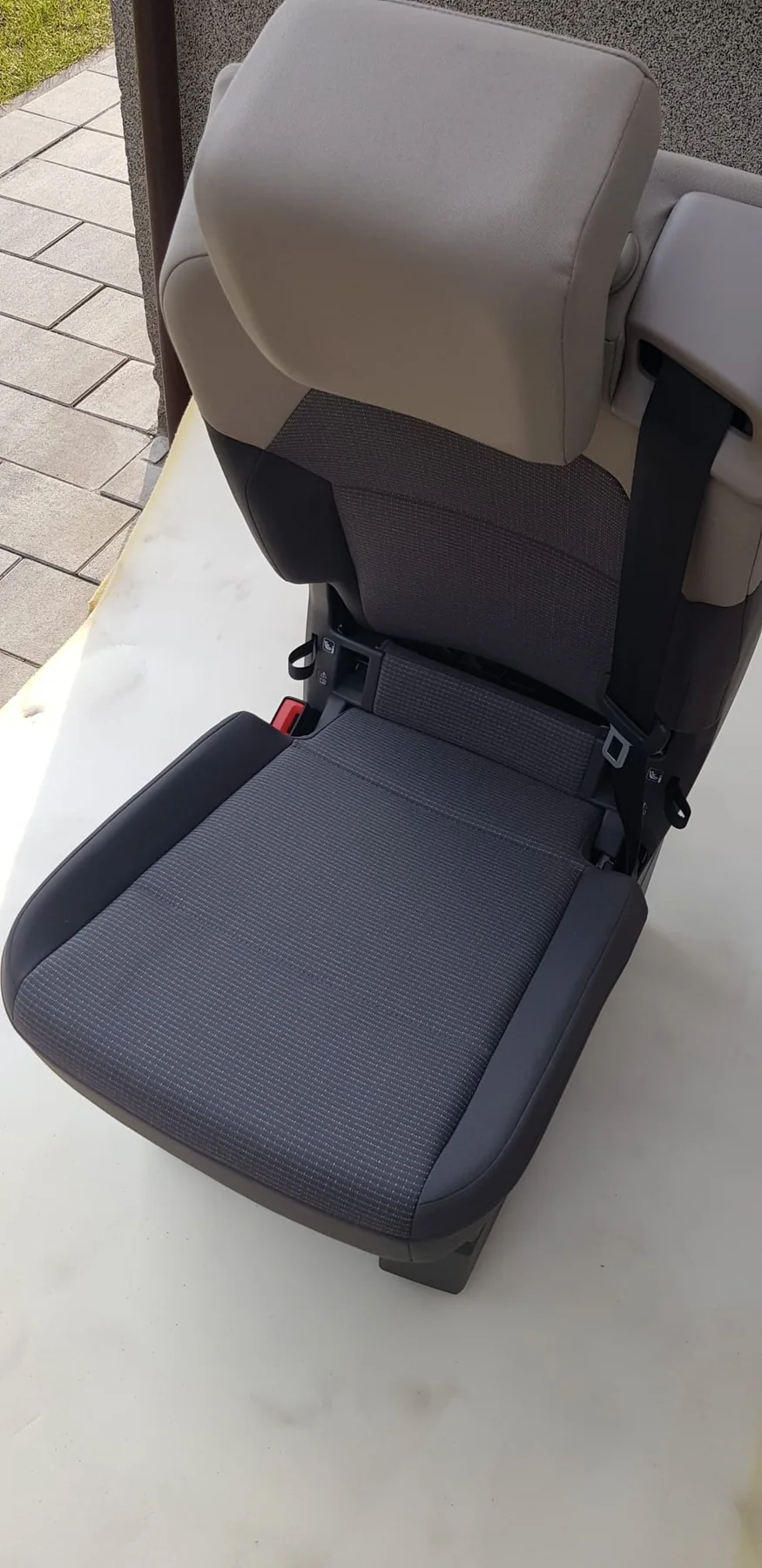 Original VW T7 Einzelsitz Stoff mit Sicherheitsgurt ohne Armlehnen, Originalaufnahme 4 für T7