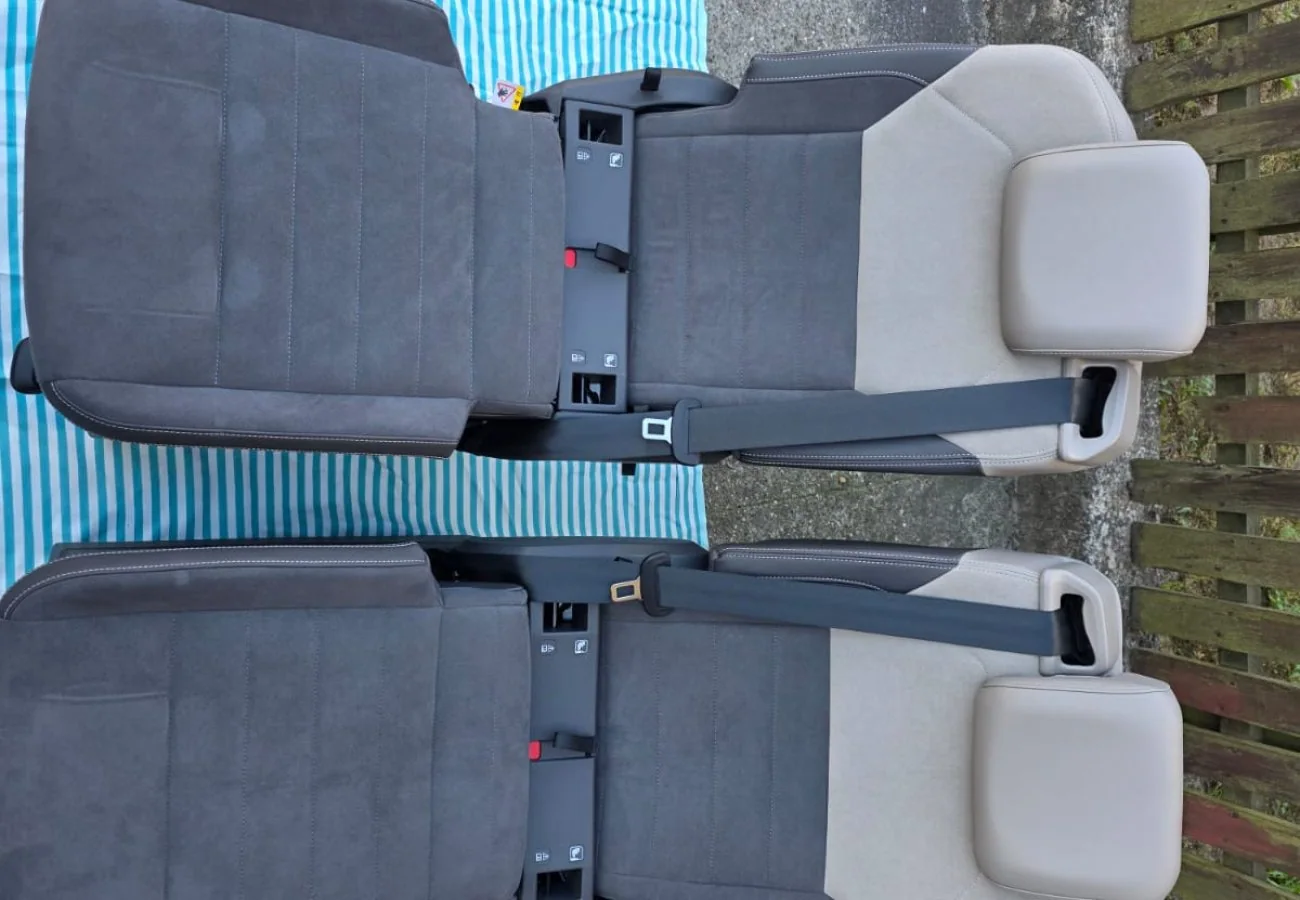 Original VW T7 Alcantara Campingsitze Set mit Sicherheitsgurt Voll Liegefunktion, Originalaufnahme 5 für T7