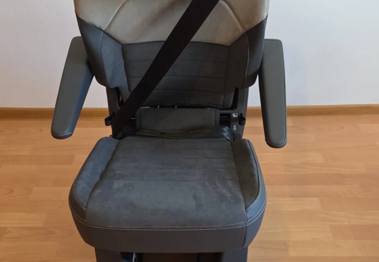 Original VW T7 Alcantara Einzelsitz mit Armlehnen und Sicherheitsgurt