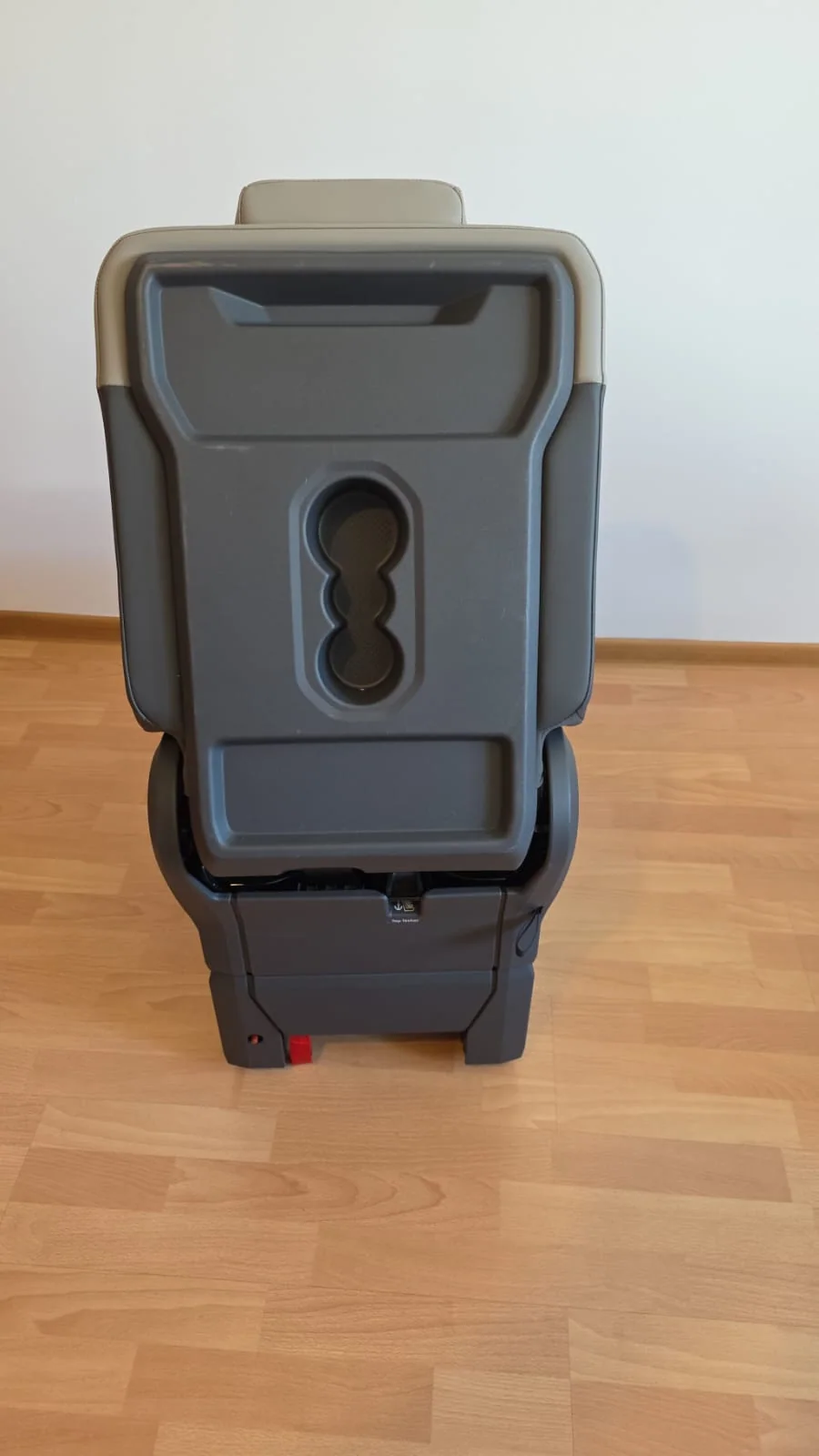 Original VW T7 Alcantara Einzelsitz mit Armlehnen und Sicherheitsgurt, Originalaufnahme 6 für T7