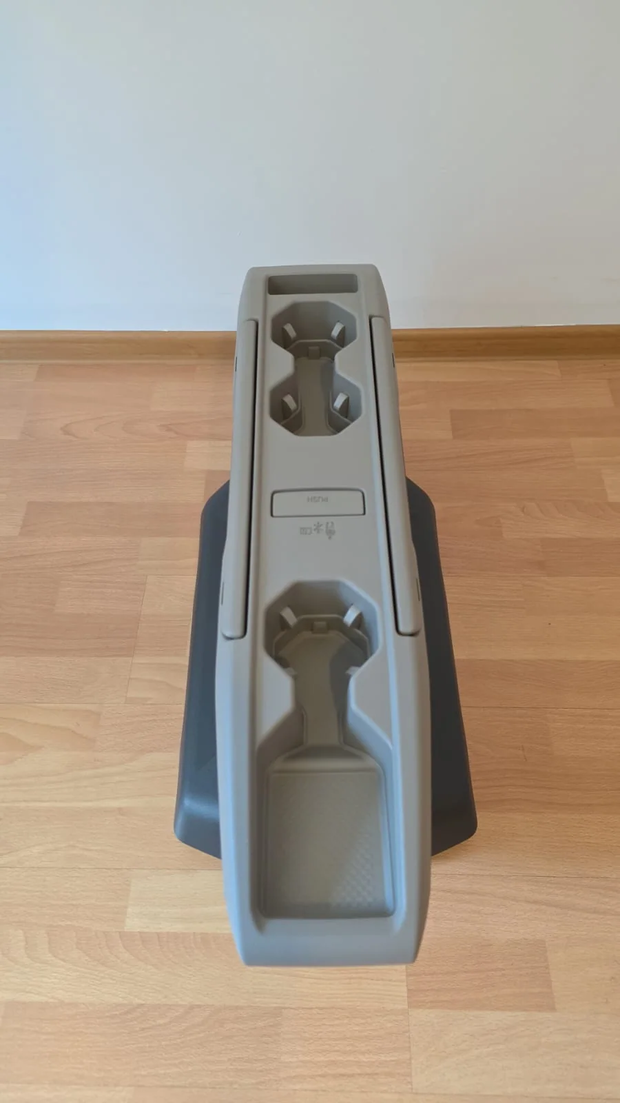 Original VW T7 Multivan Tisch Klapptisch Innenraum Originalteil, Originalaufnahme 3 für T7