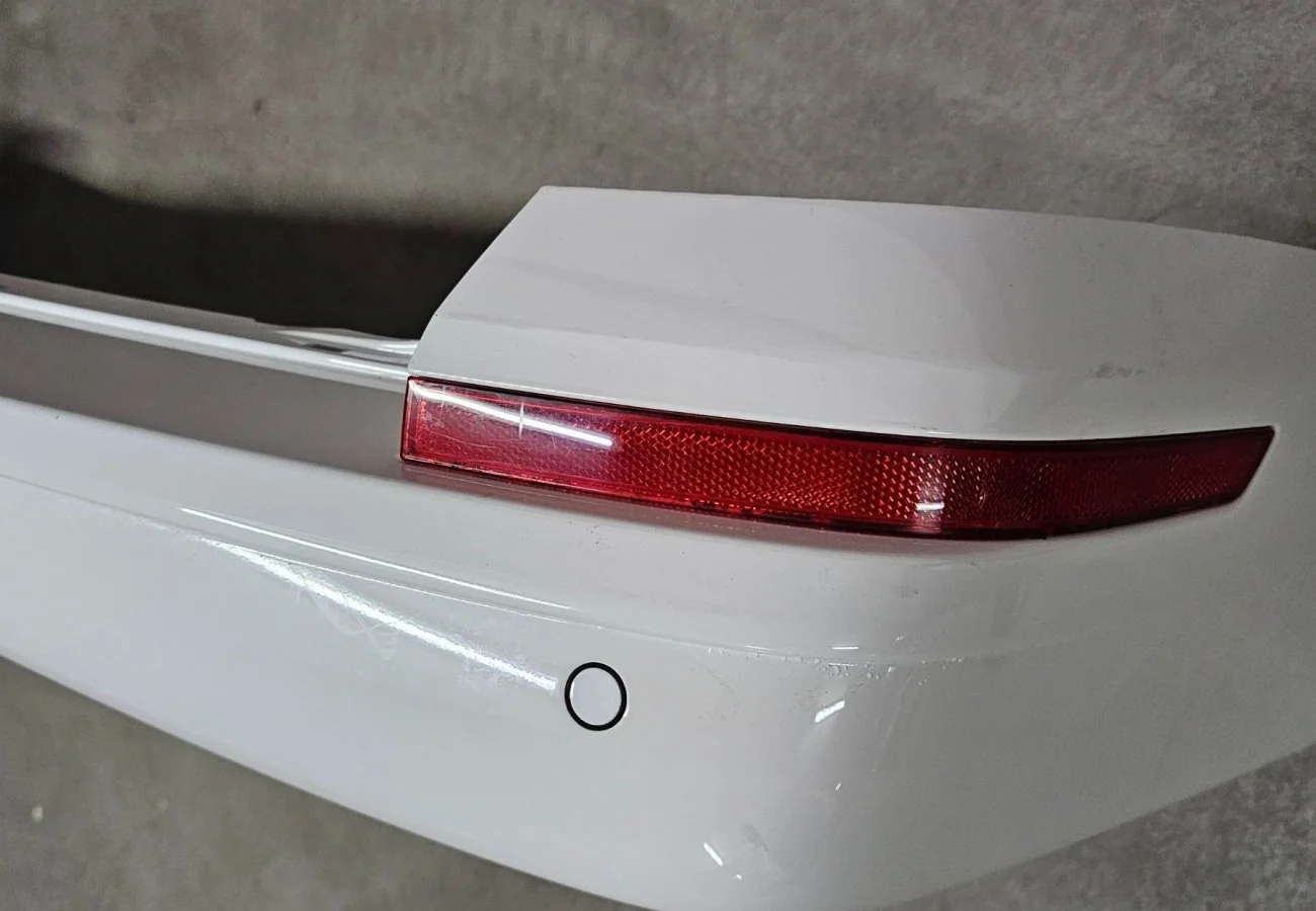 VW T6 T6.1 Stoßstange Hinten Original – mit PDC, für Fahrzeuge mit Heckklappe, Originalaufnahme 2 für T6.1