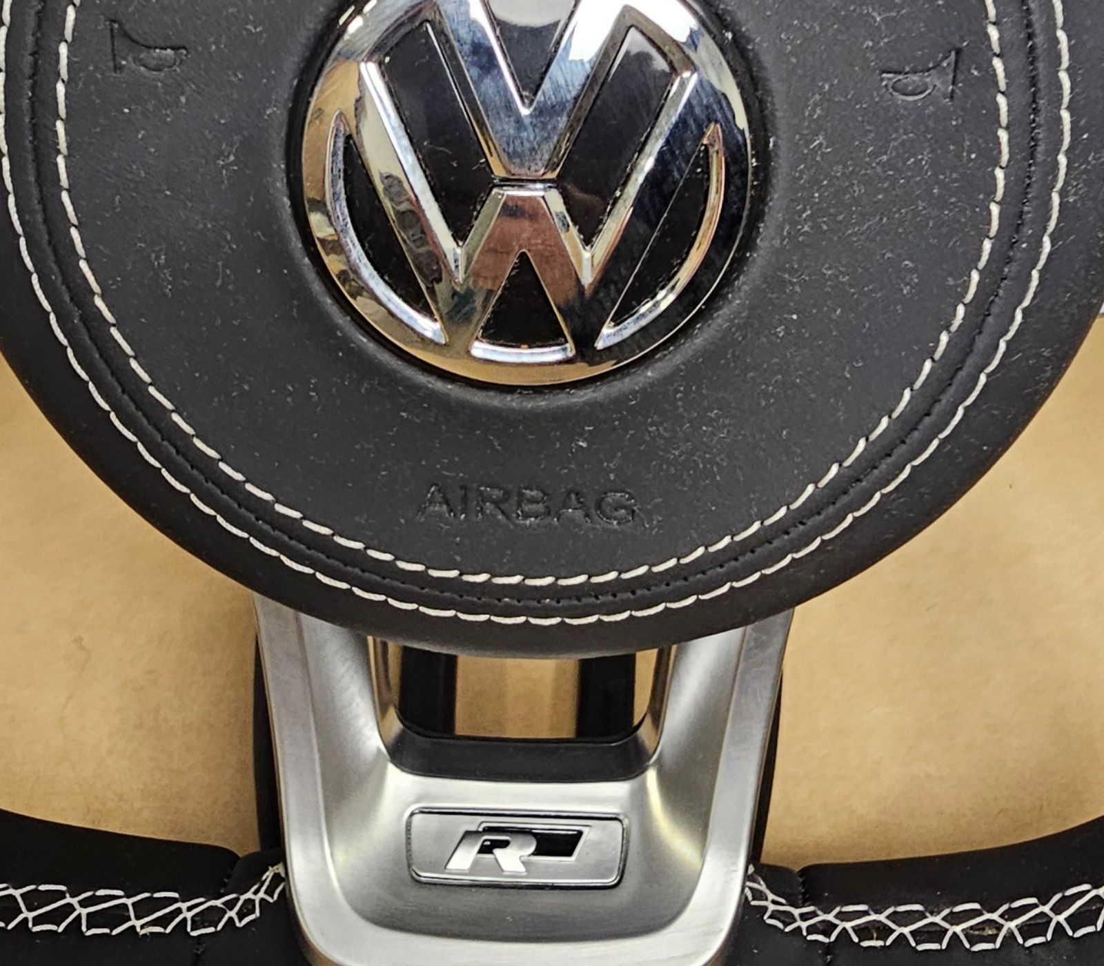 VW Golf 7 7.5 Leder Lenkrad weiße Naht Metallic Airbag inklusive neu