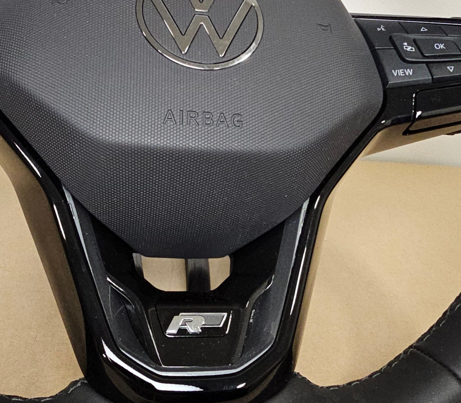 VW T6 T6.1 Leder Lenkrad schwarzes VW Logo Black Edition neu