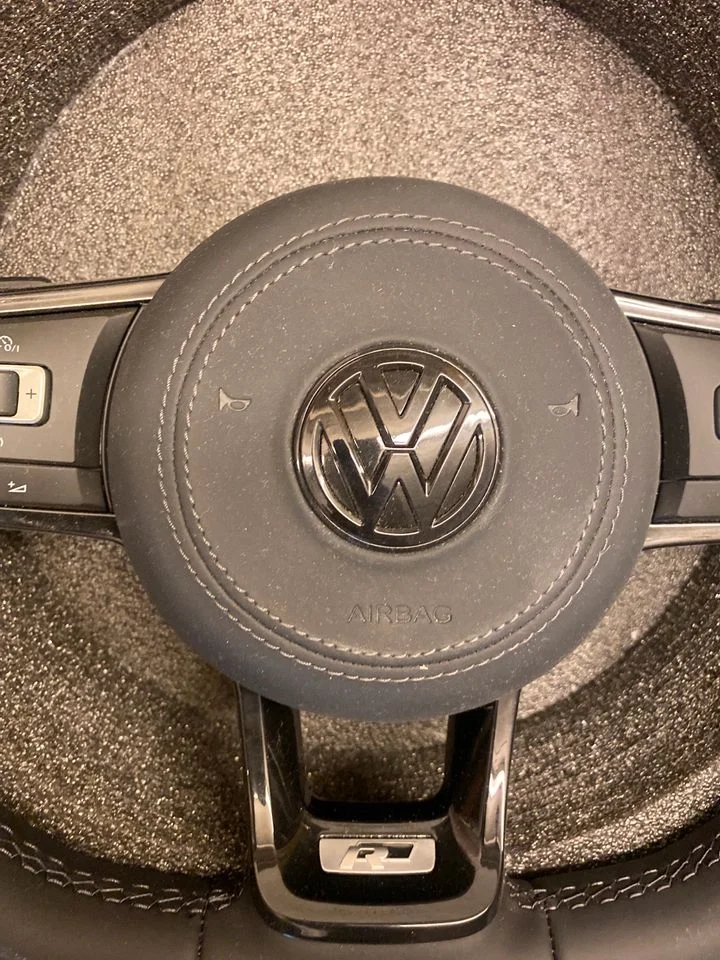 VW R-Line Lenkrad für T5.2 T6 T6.1 Golf 7 Polo Passat B8 – Originalaufnahme