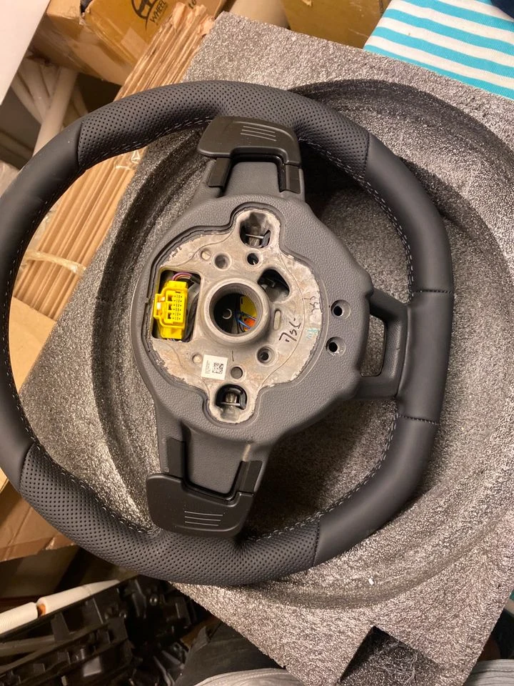 VW R-Line Lenkrad für T5.2 T6 T6.1 Golf 7 Polo Passat B8 – Originalaufnahme