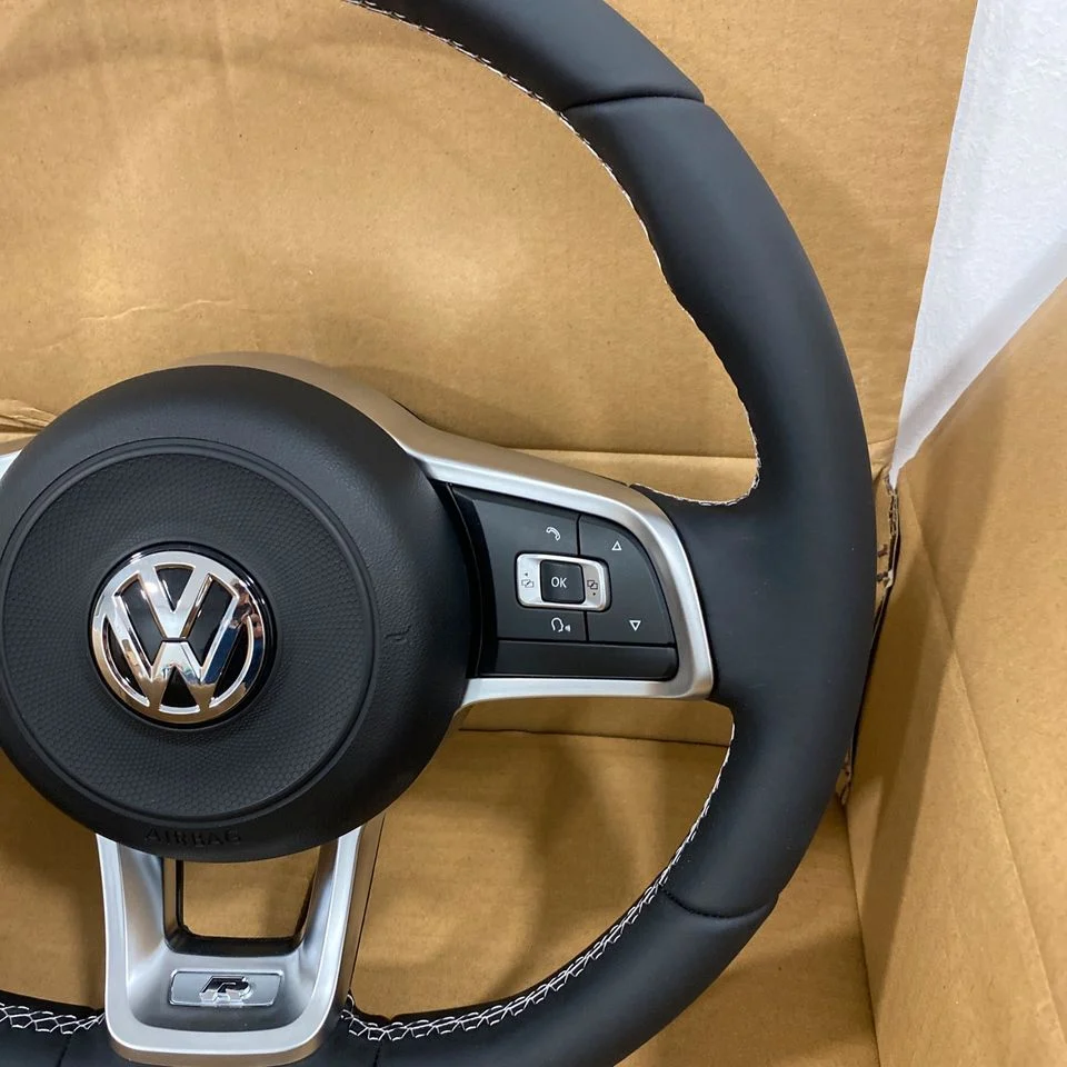 VW R-Line Lenkrad komplett, neu, ohne Schaltwippen – Originalaufnahme