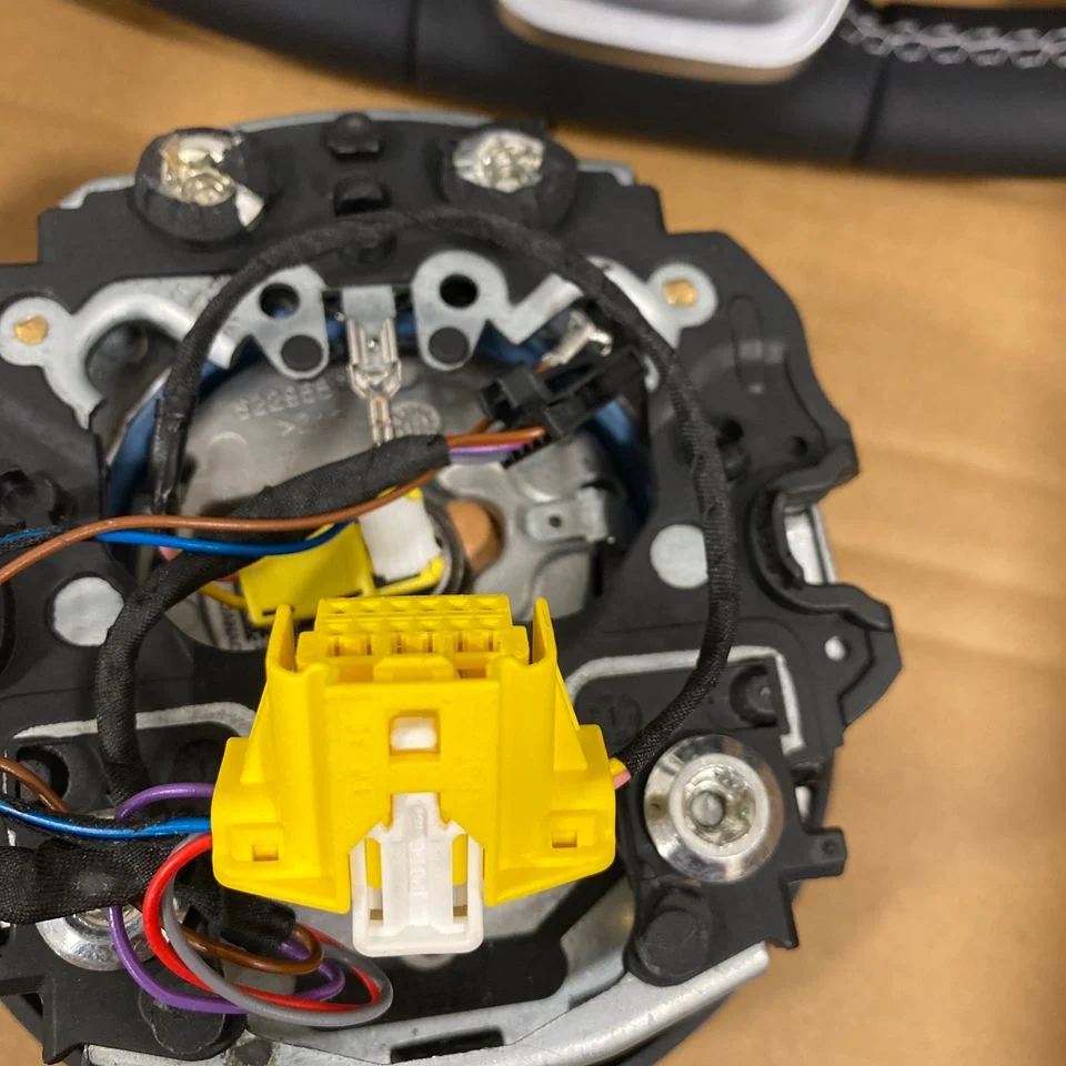 VW R-Line Lenkrad komplett, neu, ohne Schaltwippen – Originalaufnahme