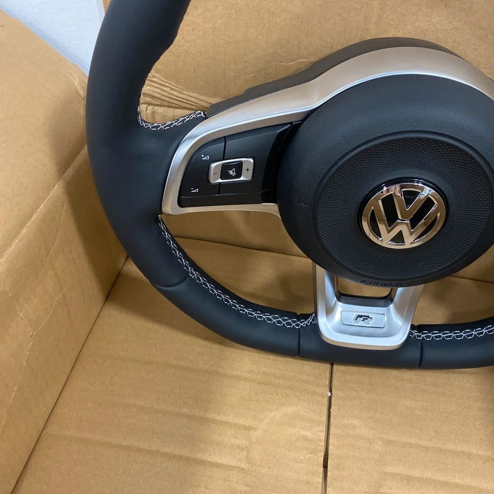 VW R-Line Lenkrad komplett, neu, ohne Schaltwippen – Originalaufnahme