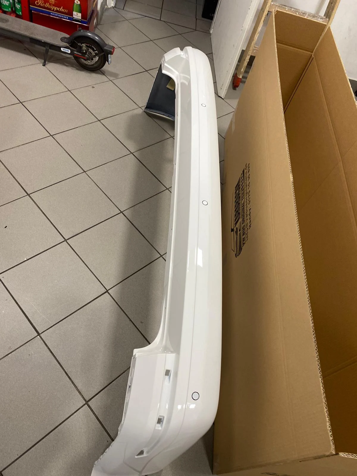 VW Bus T6 T6.1 Stoßstange hinten LB9A Candyweiß – Originalaufnahme