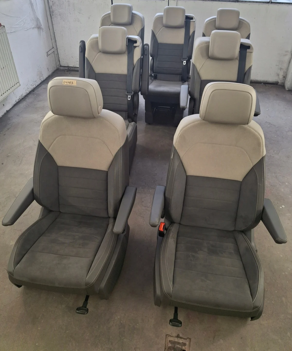 VW T7 Multivan Innenausstattung Alcantara mit Sitzheizung