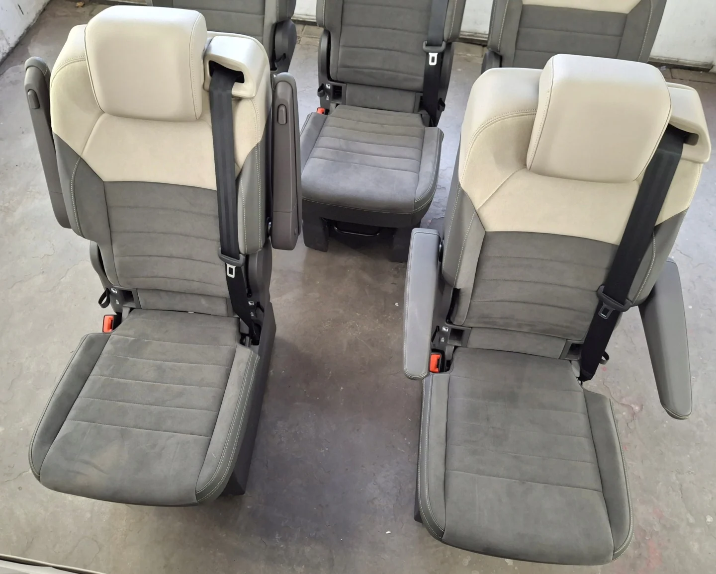 VW T7 Multivan Innenausstattung Alcantara mit Sitzheizung – Originalaufnahme