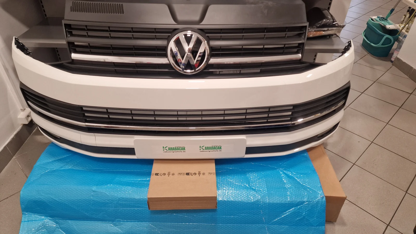 Volkswagen T6 Multivan Stoßstange Stoßfänger BUMPER KOMPLETT ABGEBILDET NEUE frisch lakiren LB9A Candyweiß