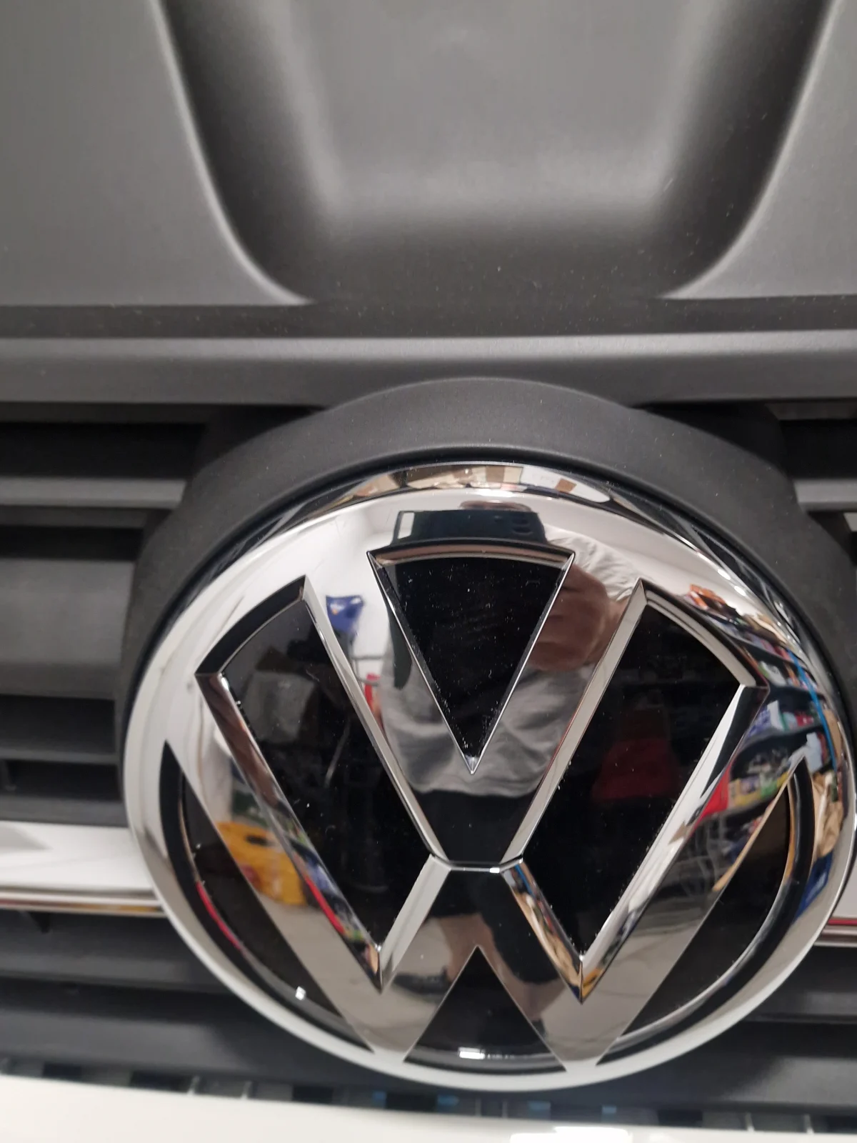 Volkswagen T6 Multivan Stoßstange Stoßfänger BUMPER KOMPLETT ABGEBILDET NEUE frisch lakiren – Originalaufnahme