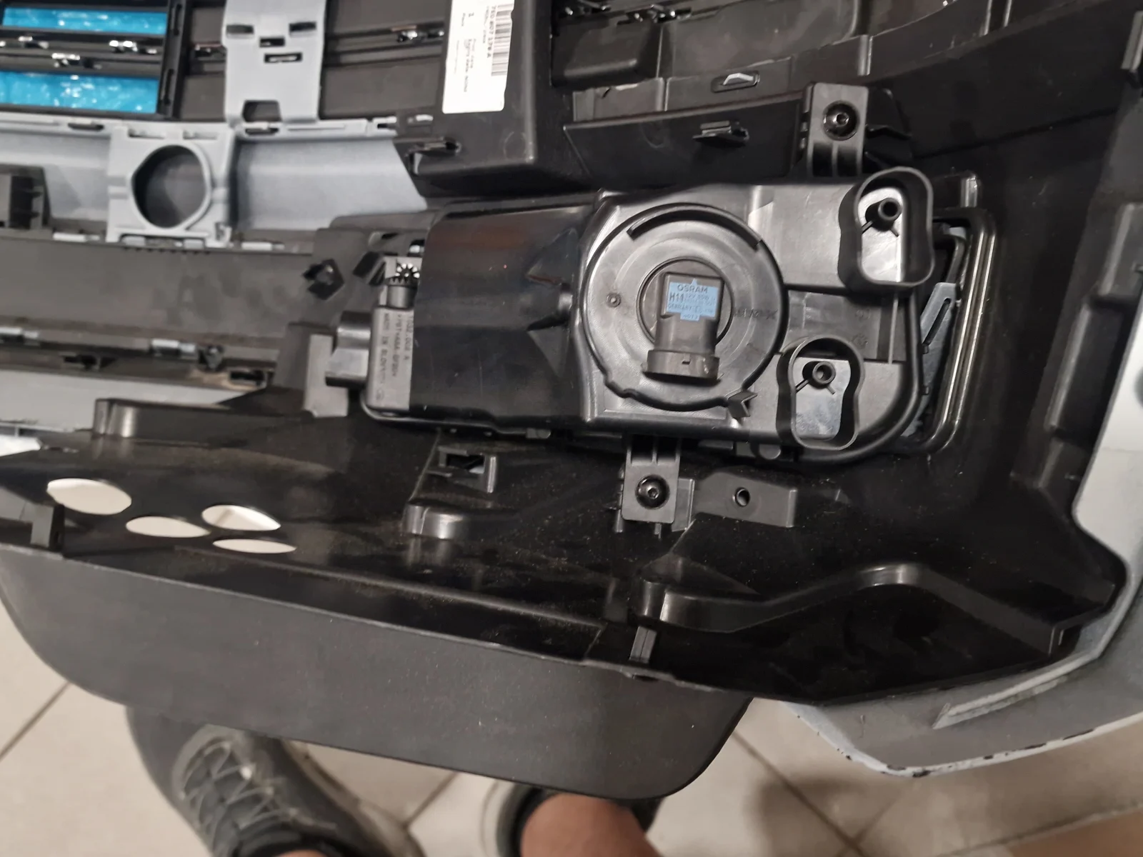 Volkswagen T6 Multivan Stoßstange Stoßfänger BUMPER KOMPLETT ABGEBILDET NEUE frisch lakiren LB9A Candyweiß – Originalaufnahme