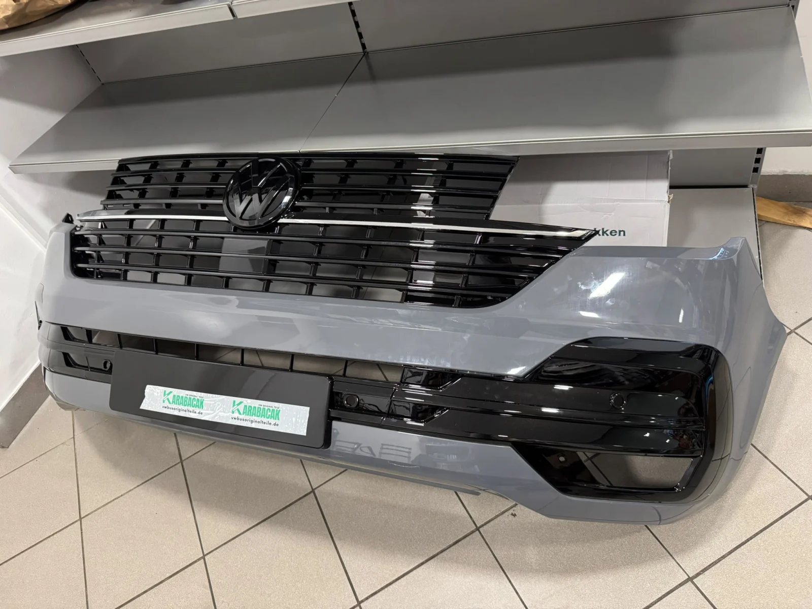 VW Bus T6.1 Multivan Stoßstange Stoßfänger BUMPER Parksensor Set – Originalaufnahme