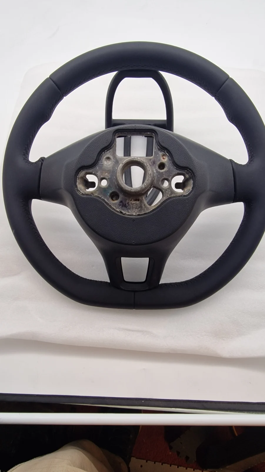 VW Original-Lenkrad für T6, Polo und Golf VII – Ausführung prüfen – Originalaufnahme 6 für Volkswagen T6 / Volkswagen Polo / Volkswagen Golf VII