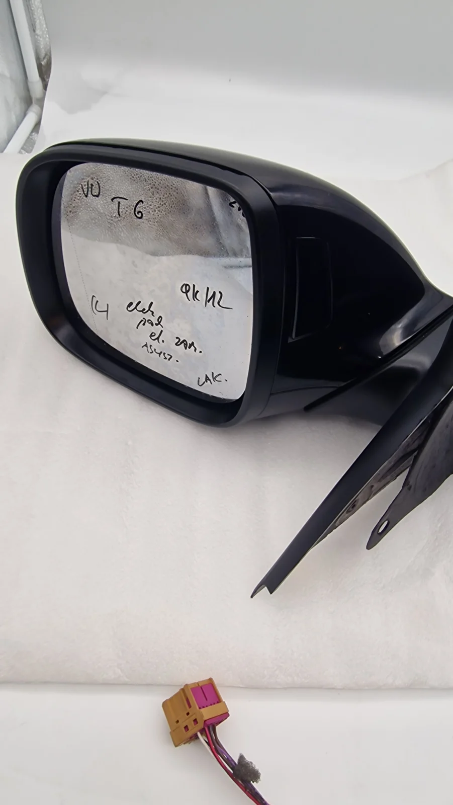 VW T6/T6.1 Außenspiegel links 9-Pin LC9X – Originalaufnahme 2