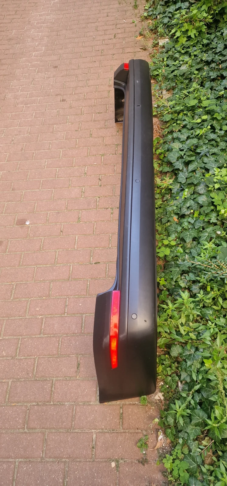 VW T6/T6.1 Transporter Heckstoßstange hinten – PDC-/Reflektor-Ausführung – Originalaufnahme 5 für Volkswagen Transporter T6 / Volkswagen Transporter T6.1